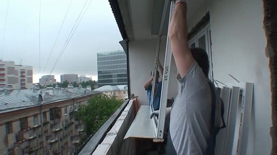 Установка рам для балкона