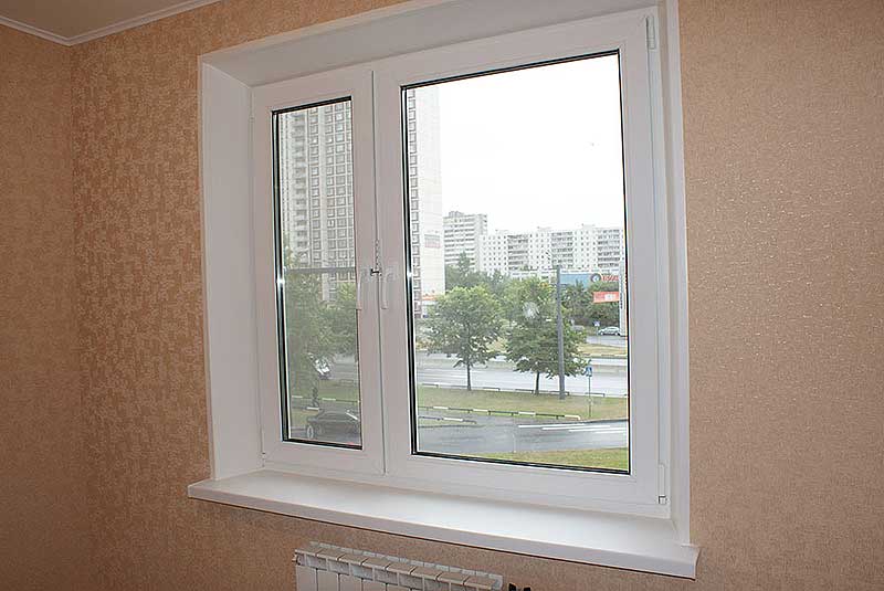Установленное окно из ПВХ в квартире